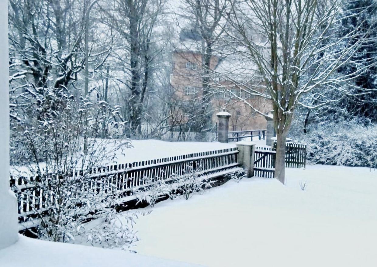 Am Schloss Schnabelwaid